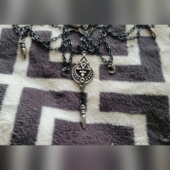 Restyle necklace/hair clip bundle - Picture 4 of 7